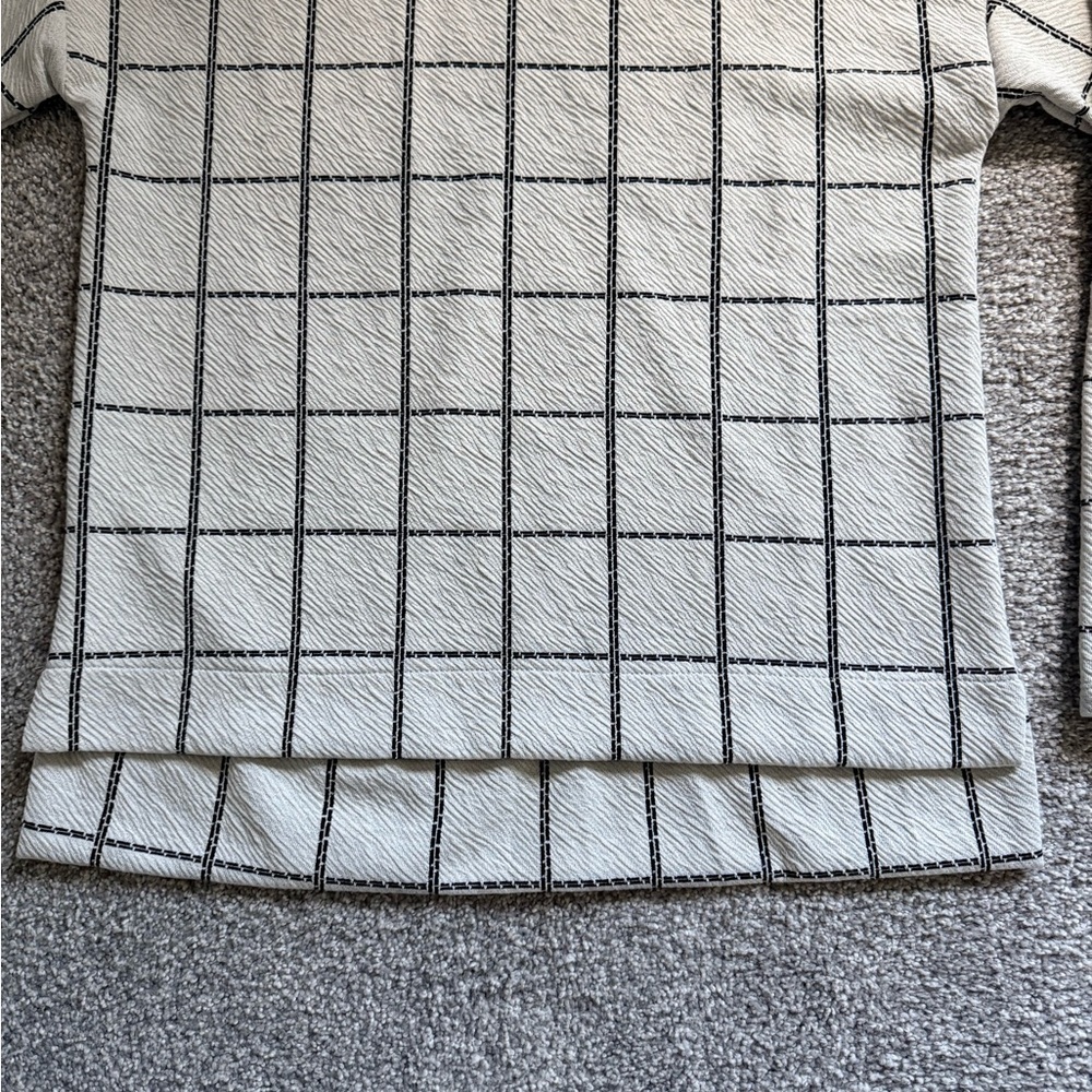 Suzy Shier Gray and Black Grid Turtleneck Sweater - Picture 4 of 4